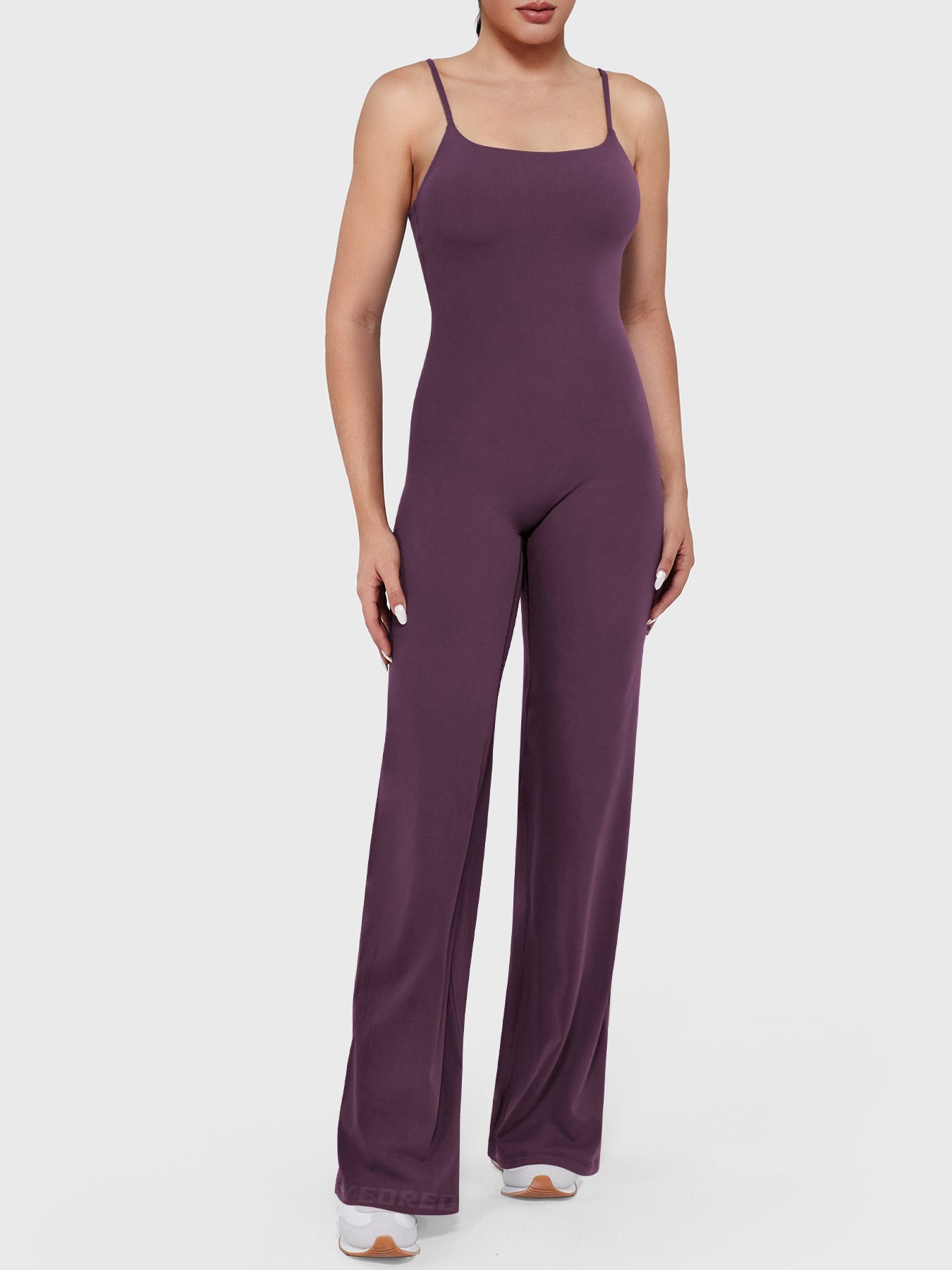 MONO RECTO CON PIERNA RECTA