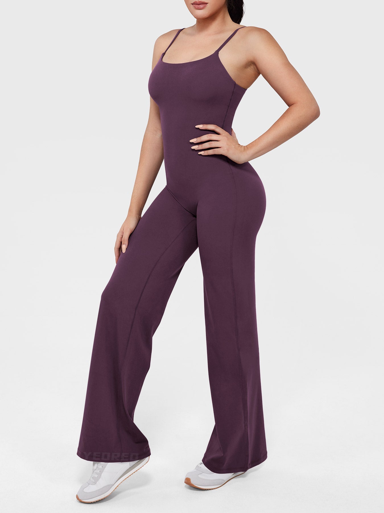 MONO RECTO CON PIERNA RECTA