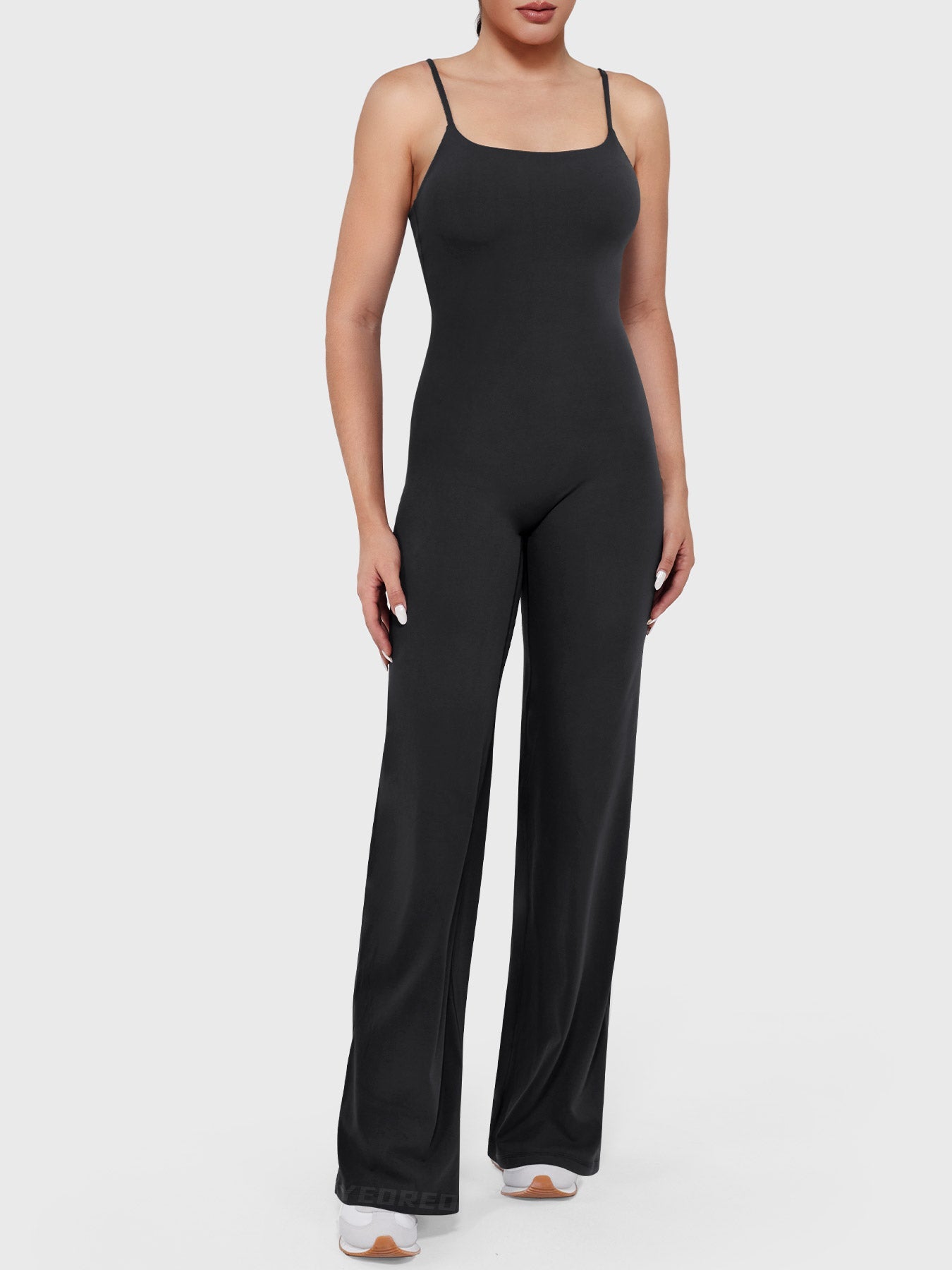 MONO RECTO CON PIERNA RECTA