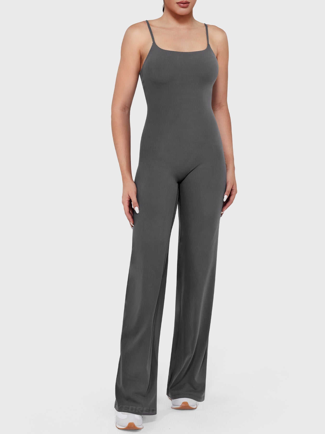 MONO RECTO CON PIERNA RECTA