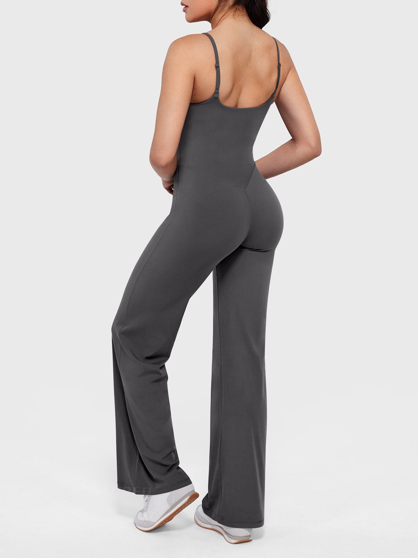 MONO RECTO CON PIERNA RECTA