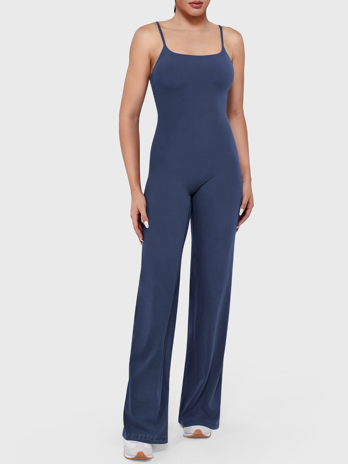 MONO RECTO CON PIERNA RECTA